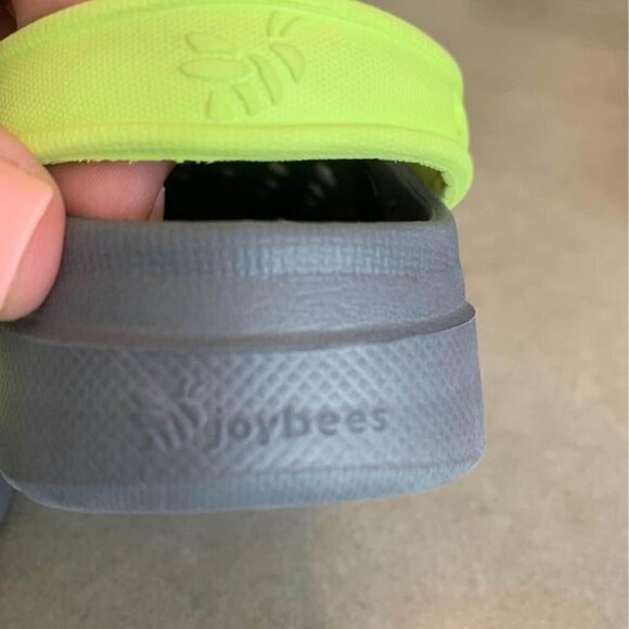 JOYBEES clogs. Little kids size 8/9. Gray & neon. New condition. - Picture 4 of 7